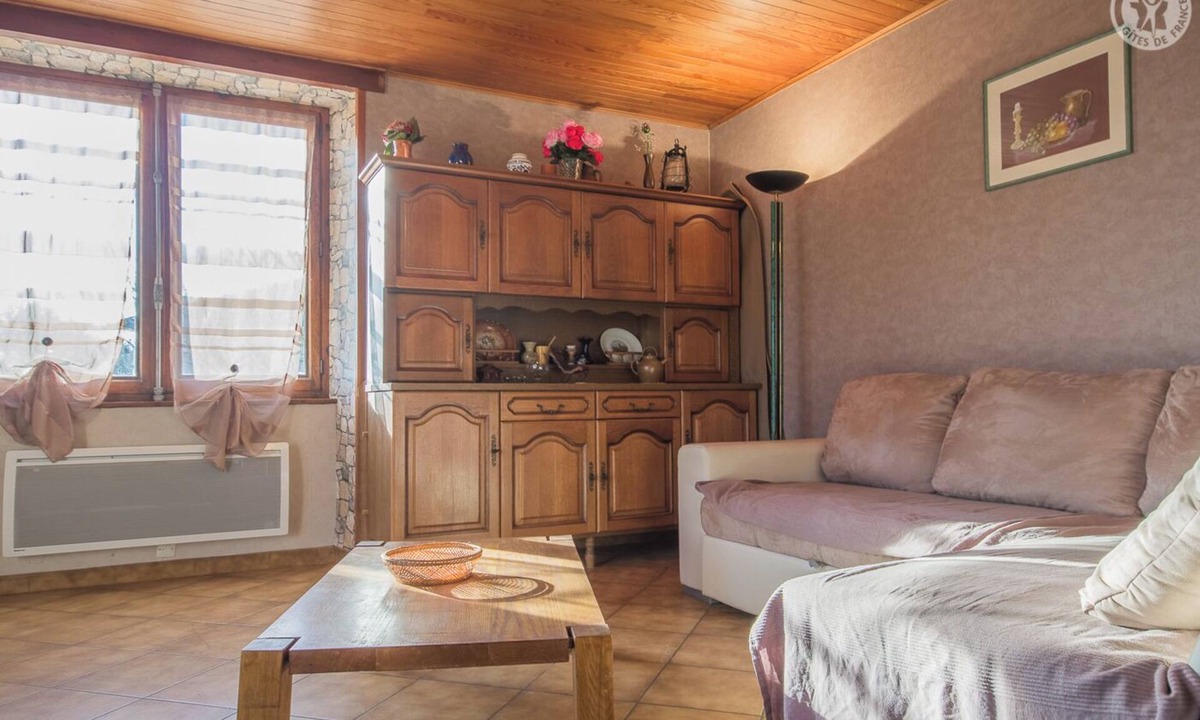 Myans House | LES Sarments - Myans