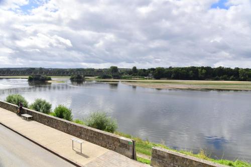 Saint-Mathurin-sur-Loire Apartment | Les sternes de st Mathurin sur Loire , terrasse sur la Loire
