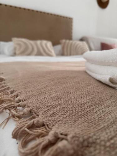 4th Arrondissement Apartment | Les Studios Blancarde Terrasse Parking Clim Métro