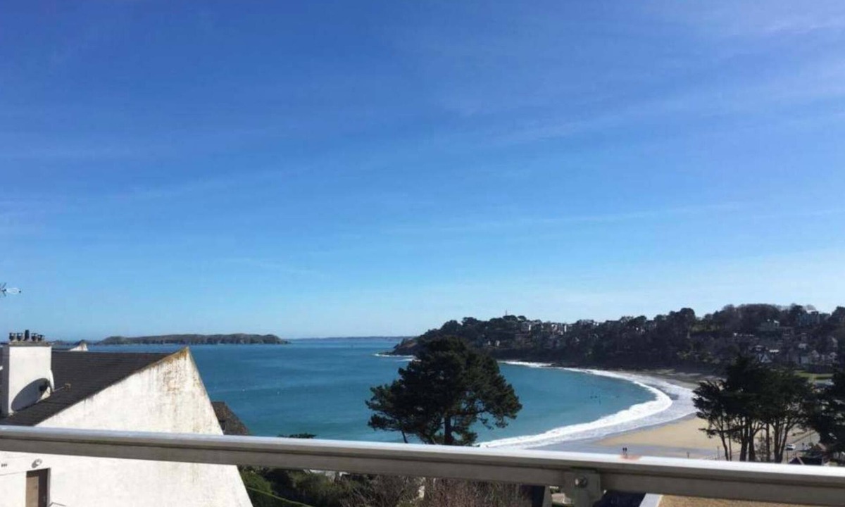 Perros-Guirec Apartment | Les Studios de la Cote Roz - Vue Mer - Plage