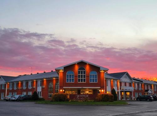 Trois-Rivieres Ouest Hotel | Les Suites de Laviolette, an Ascend Collection Hotel