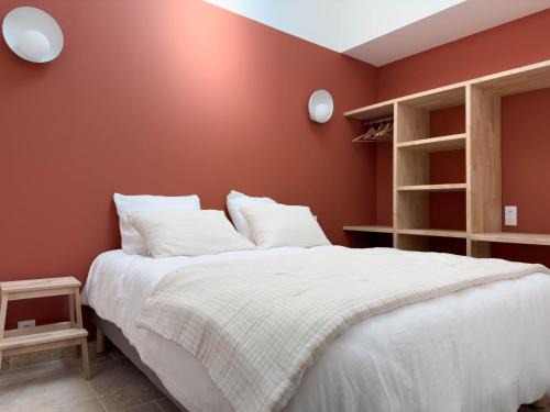 Aigues-Mortes Medieval City Apartment | Les suites du 13