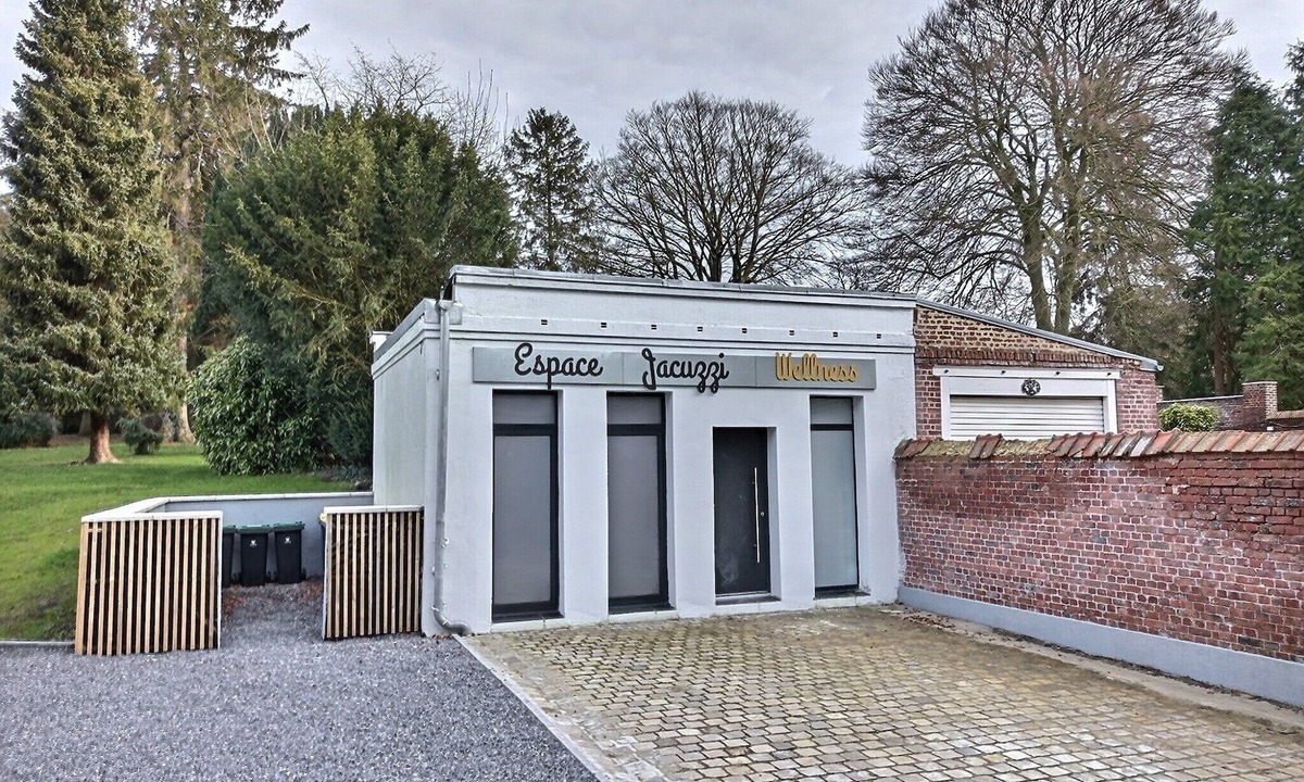 Le Cateau-Cambresis Apartment | Les Suites Fénelon