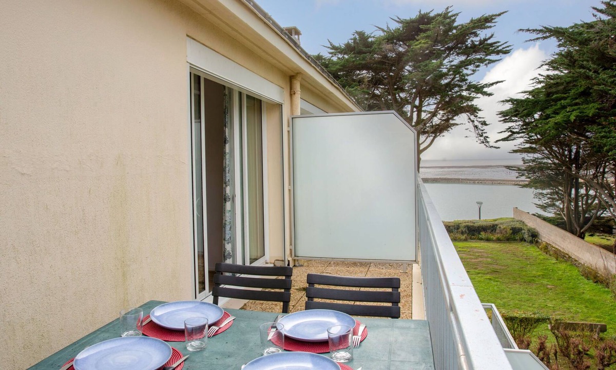 La Rogere Apartment | Les Tilleuls by Interhome