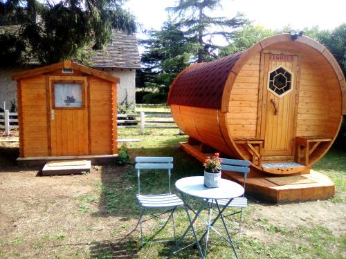 Neuilly Bed & Breakfast | LES TONNEAUX DE L'EURE LOGEMENT INSOLITE