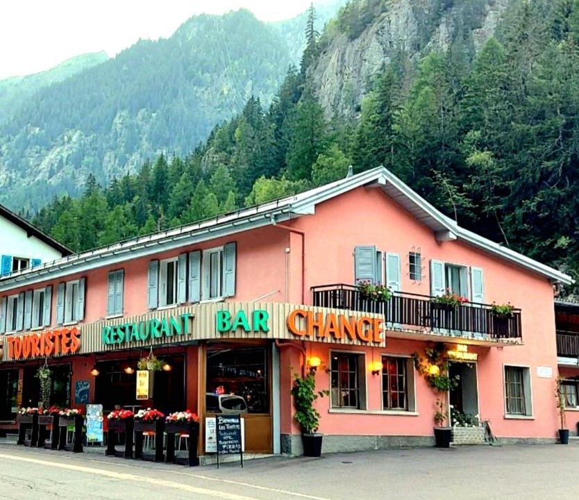 Le Chatelard Hotel | LES TOURISTES