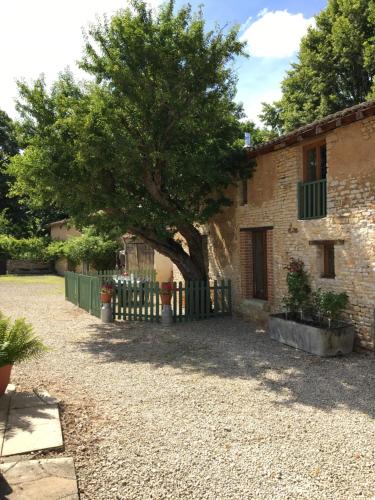 Saint-Clair House | Les Trois Piliers