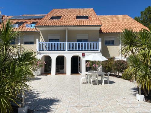 Biscarrosse Plage Hotel | Les Vagues Logis Hôtel