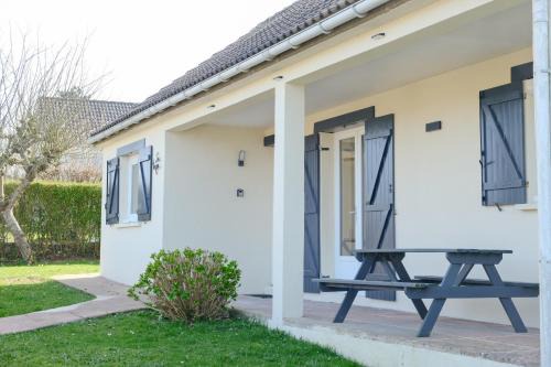 Saint-Martin-en-Campagne House | Les vagues - Sea view house