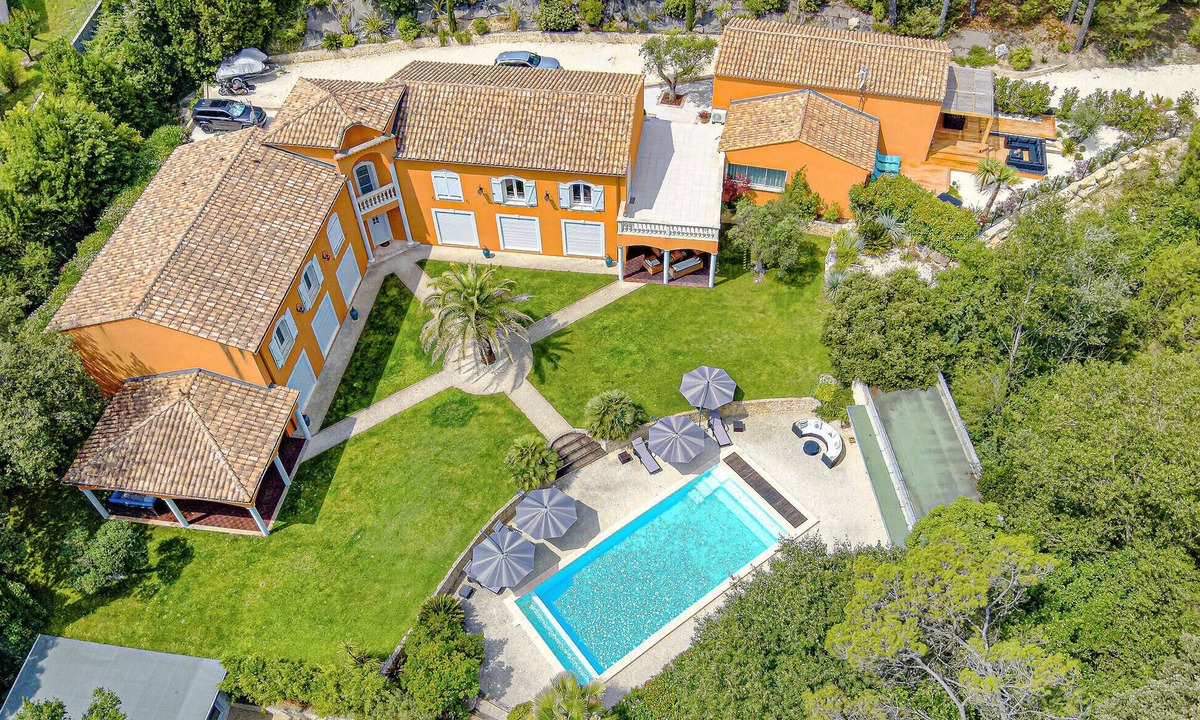 Cannes-et-Clairan House | Les Villas Au Palmier