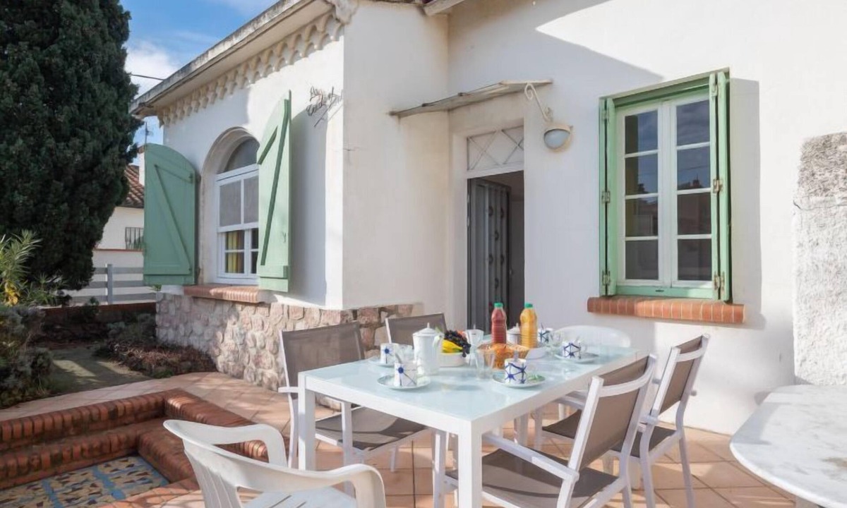 Canet-Plage House | Les violettes 2 by Interhome