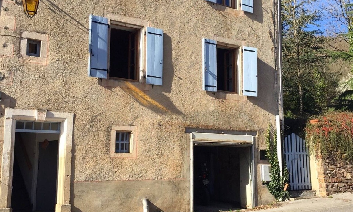 Sylvanes House | Les Volets Bleus by Sylvanes