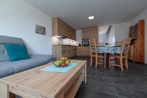 Echichens Apartment | Les Volets Bleus