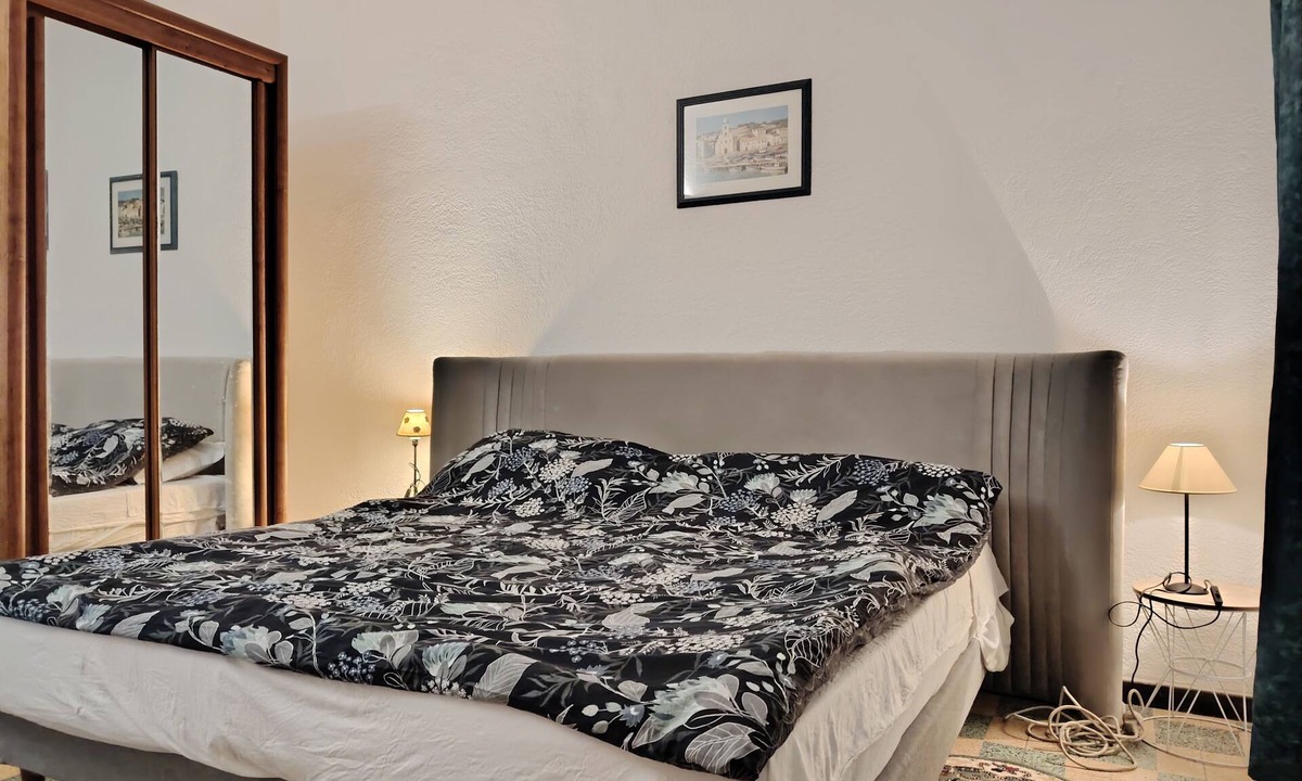 Peyriac-de-Mer Apartment | Les Volets Bleus accommodation Close to pontoons and the Doul