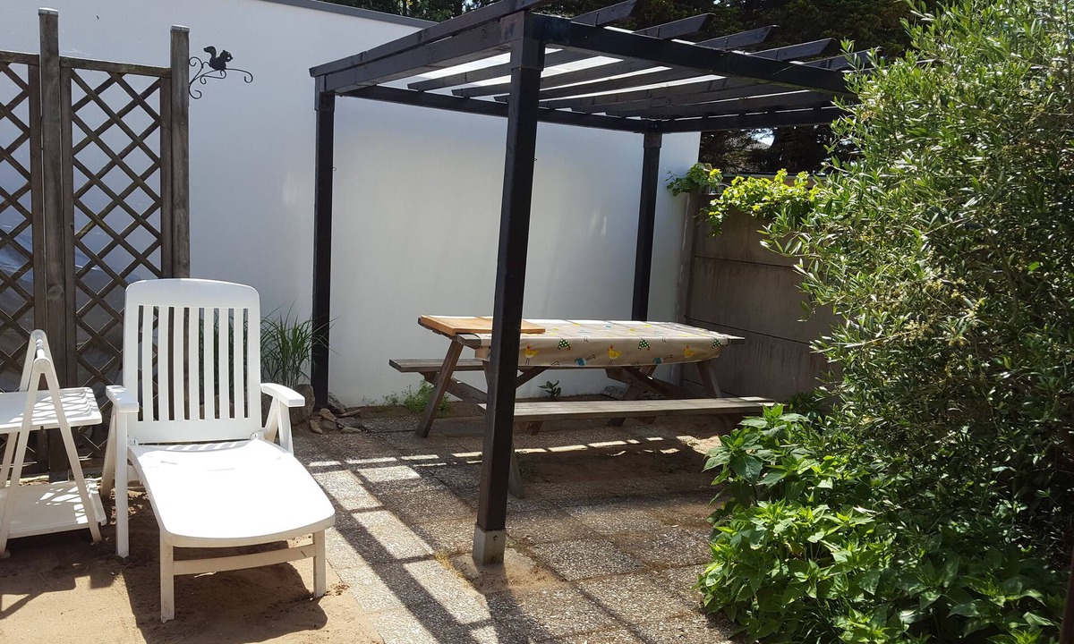 Tharon-Plage Apartment | Less than 1 minute's walk to the beach, ideal for a couple with children
