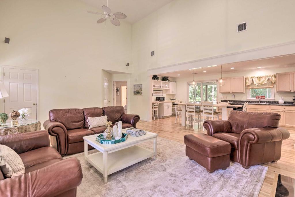 Jamesport House | Less Than 1 Mi to Beach Luxury North Fork Retreat with Deck