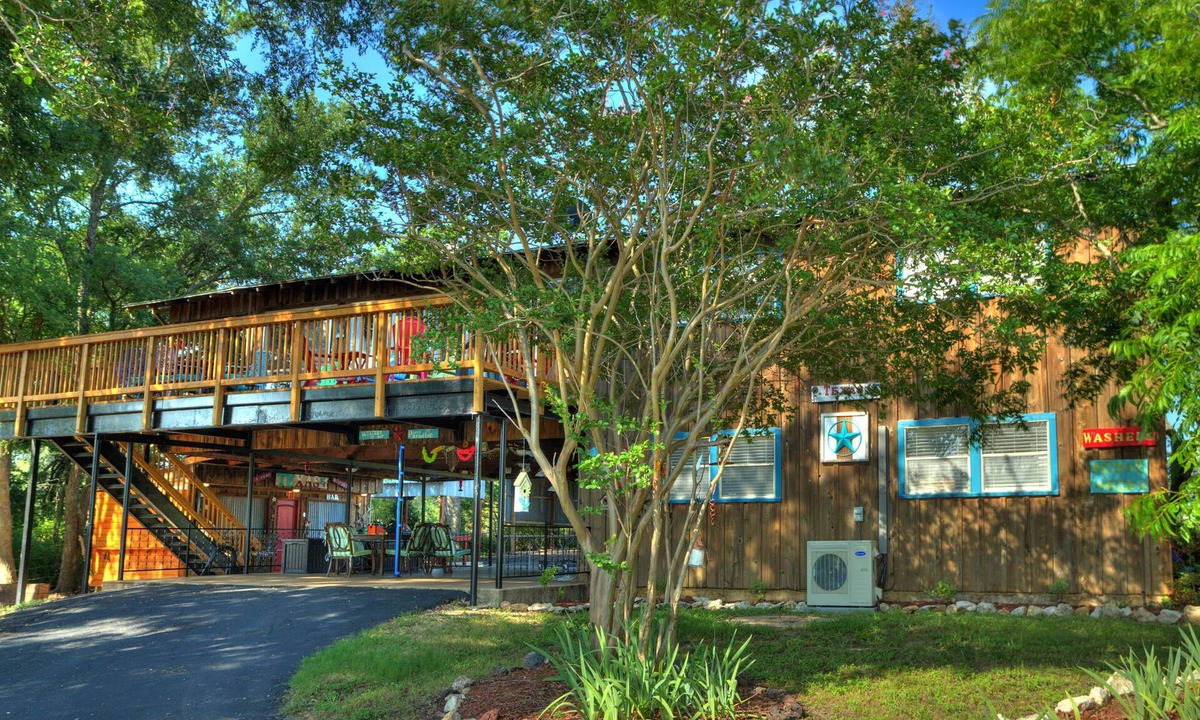 Clifton House | Less than 1 mile from Lake Whitney. Beautiful Large Vacation Retreat