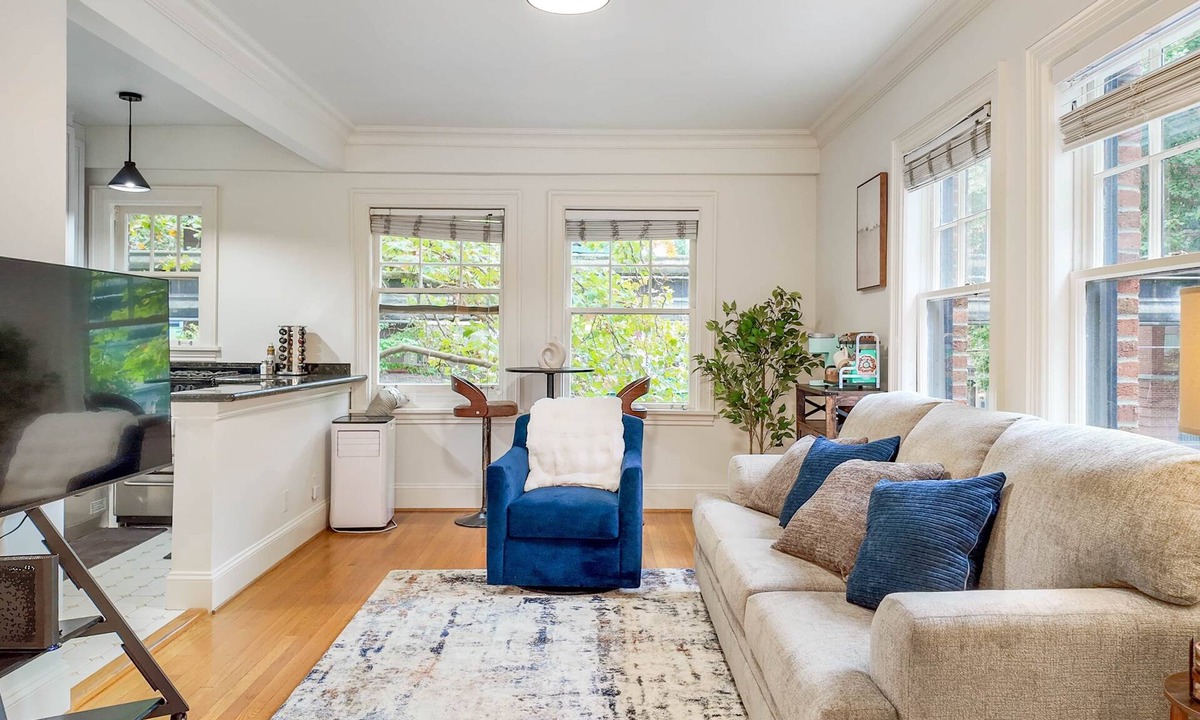Belltown Condo | Let's Get Cozy In Seattle! Just Steps From Iconic Sites