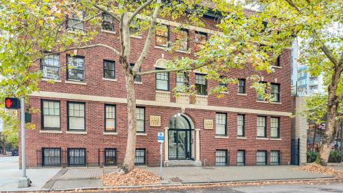 Belltown Apartment | Let's Get Cozy In Seattle!