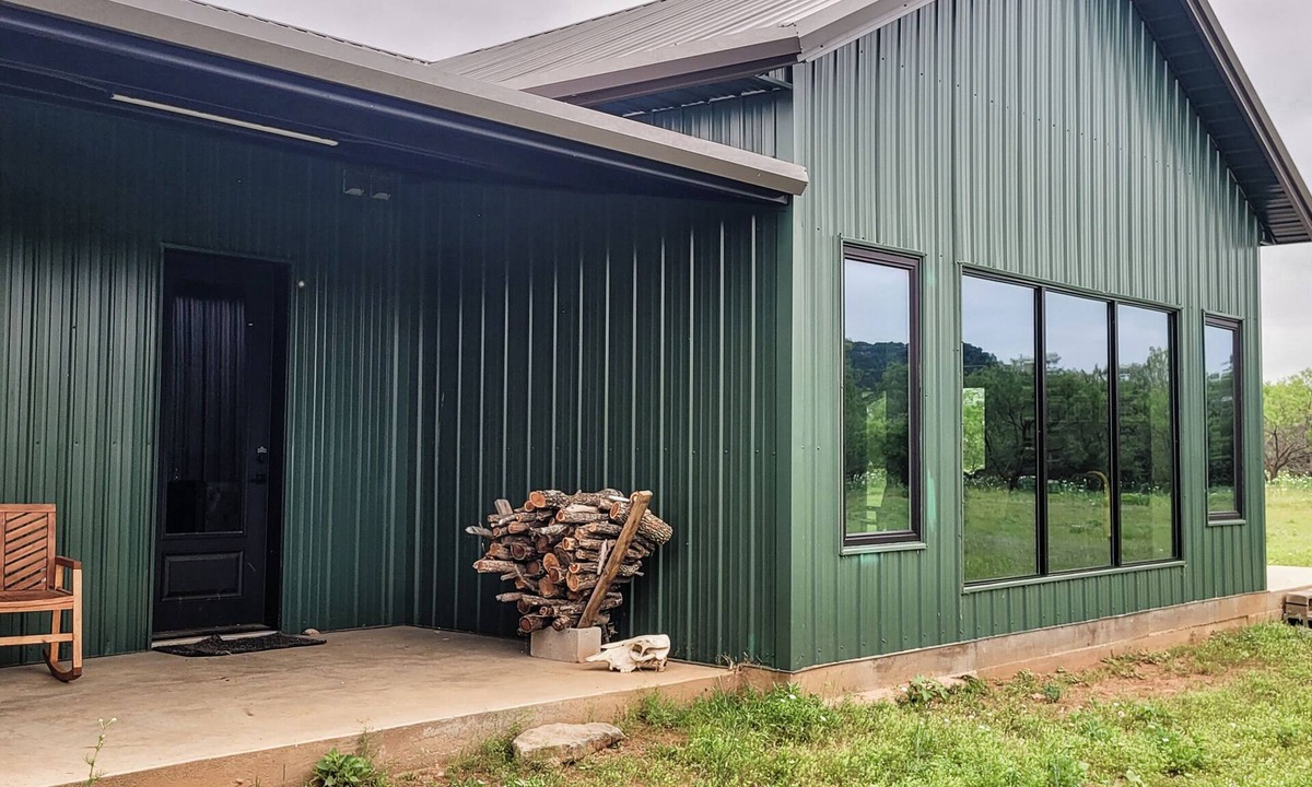 Graford House | Let the Good TimE5 Roll - Near Rocker B Ranch!
