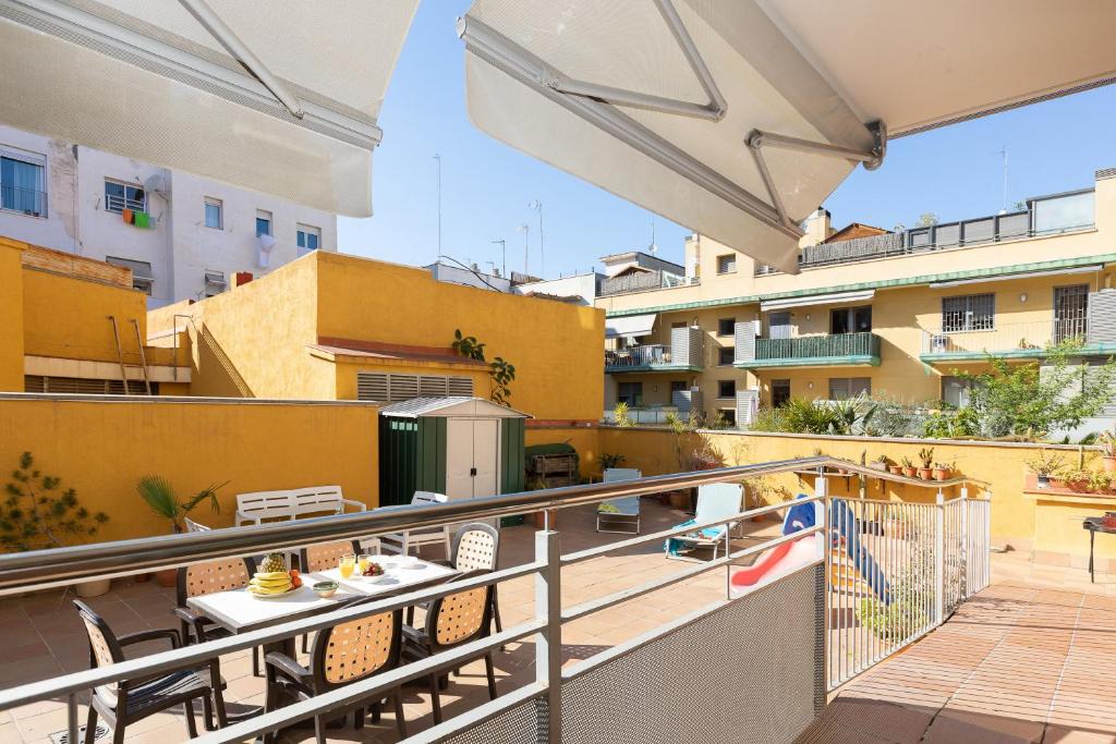 Navas Apartment | Lets Holidays BIG TERRACE APARTMENT IN BARCELONA