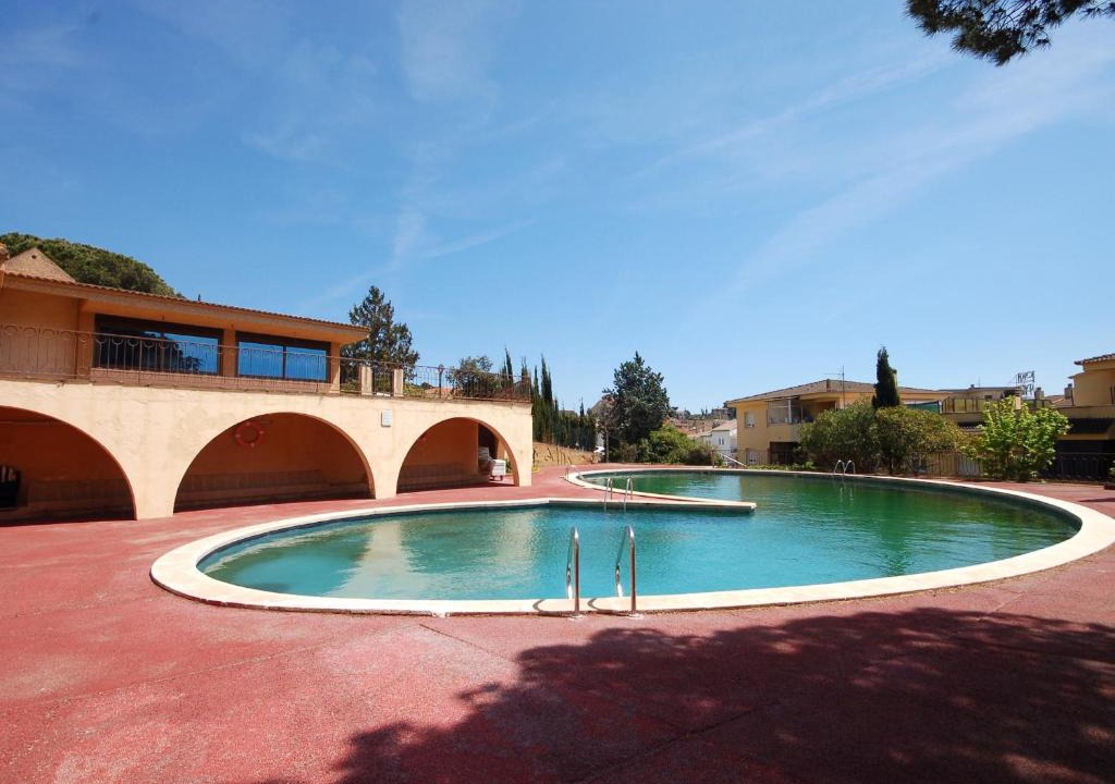 Tossa de Mar Apartment | Lets holidays Les Velas apartment with pool