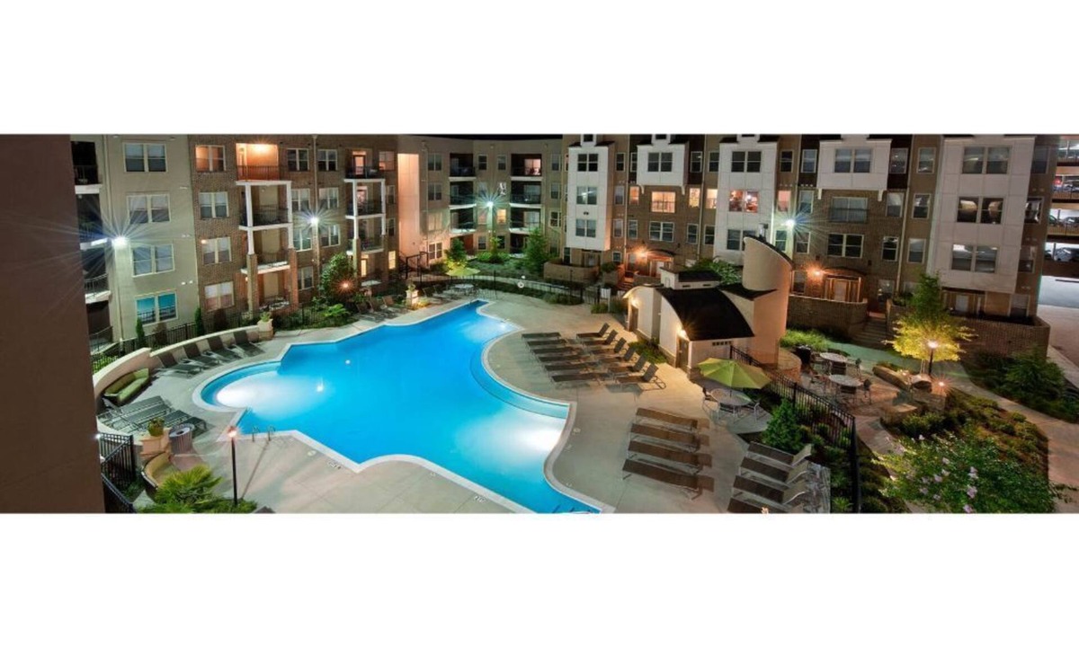 Lindbergh Apartment | LevelUp Sunshine Stay.