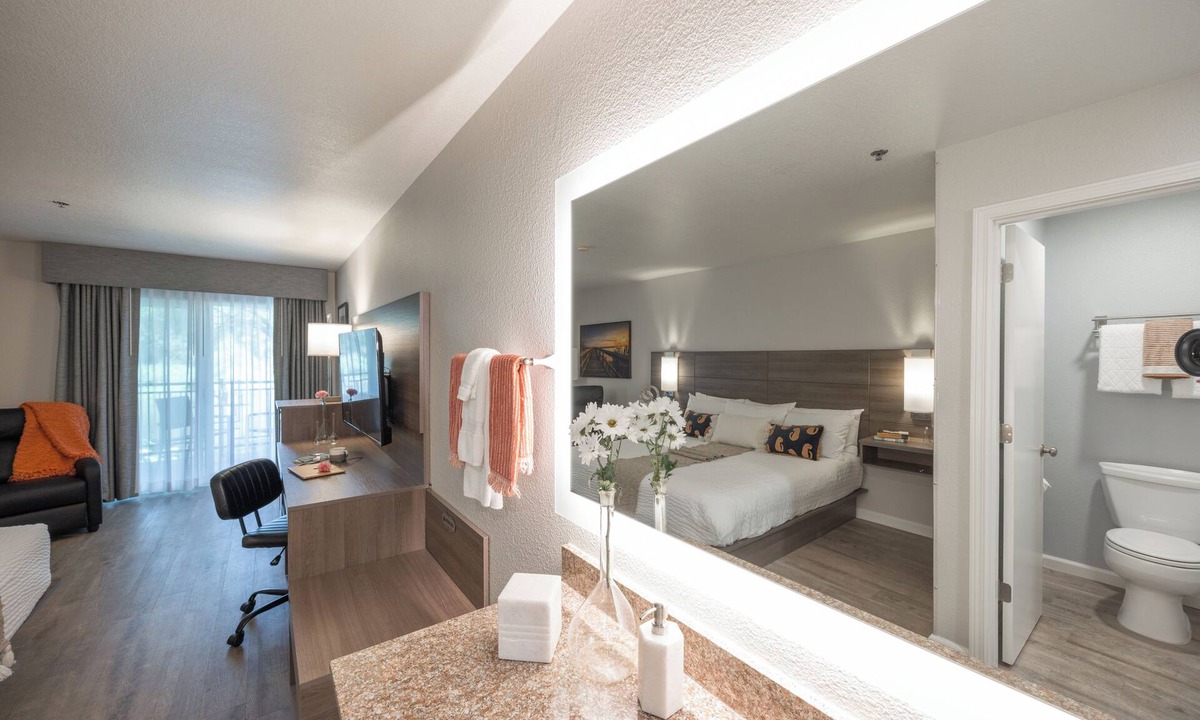 Woodland Hotel | Lewis River Inn