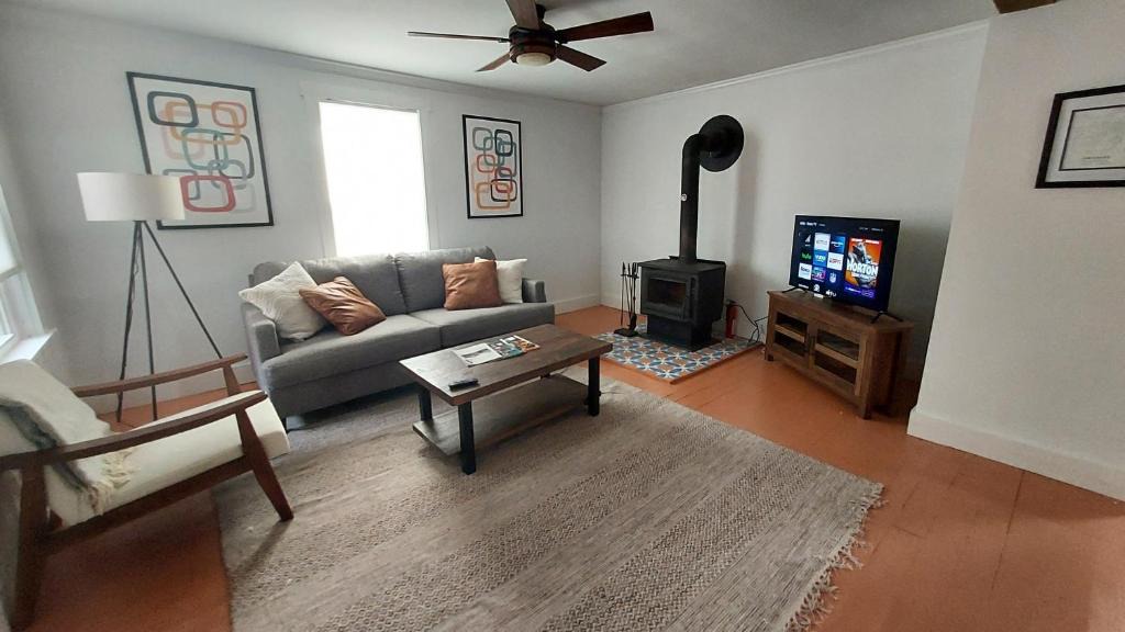 Lewisburg House | Lewisburg duplex License LB22ST003