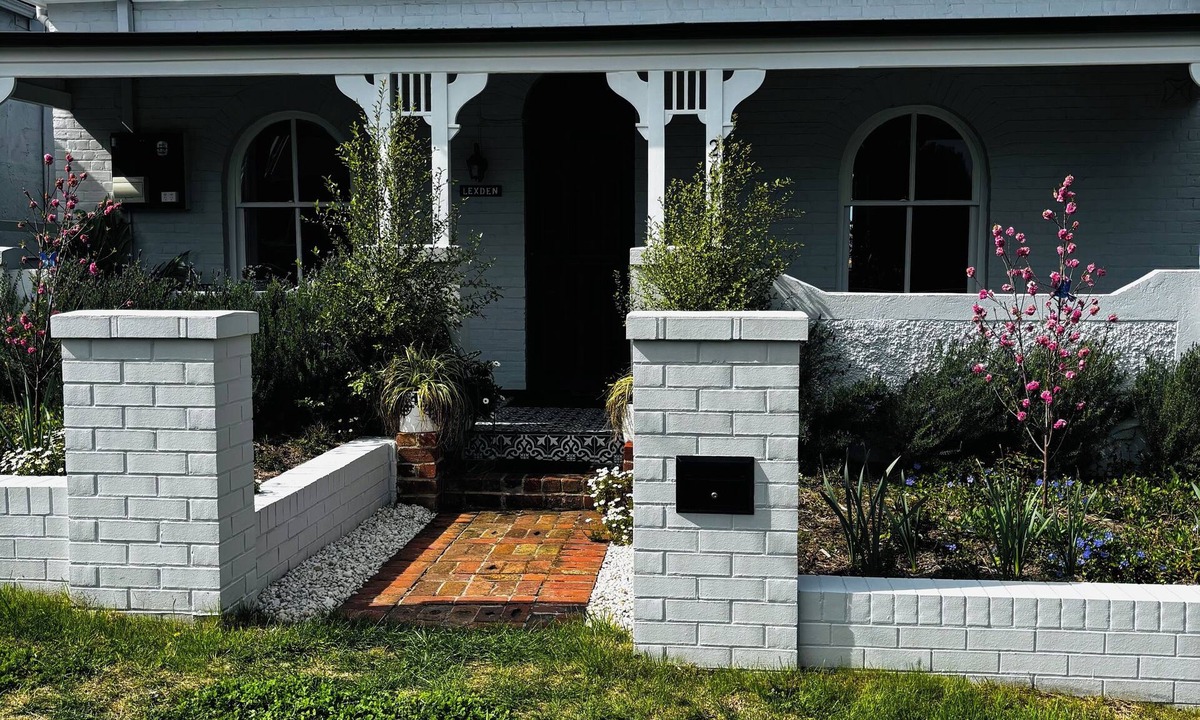 Bathurst House | Lexden on Brilliant St Bathurst