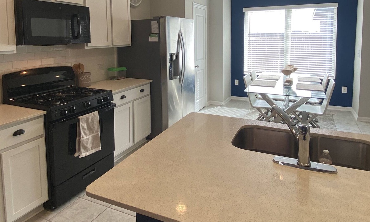Hutto House | Lexi's Longe near Kalahari & Domain