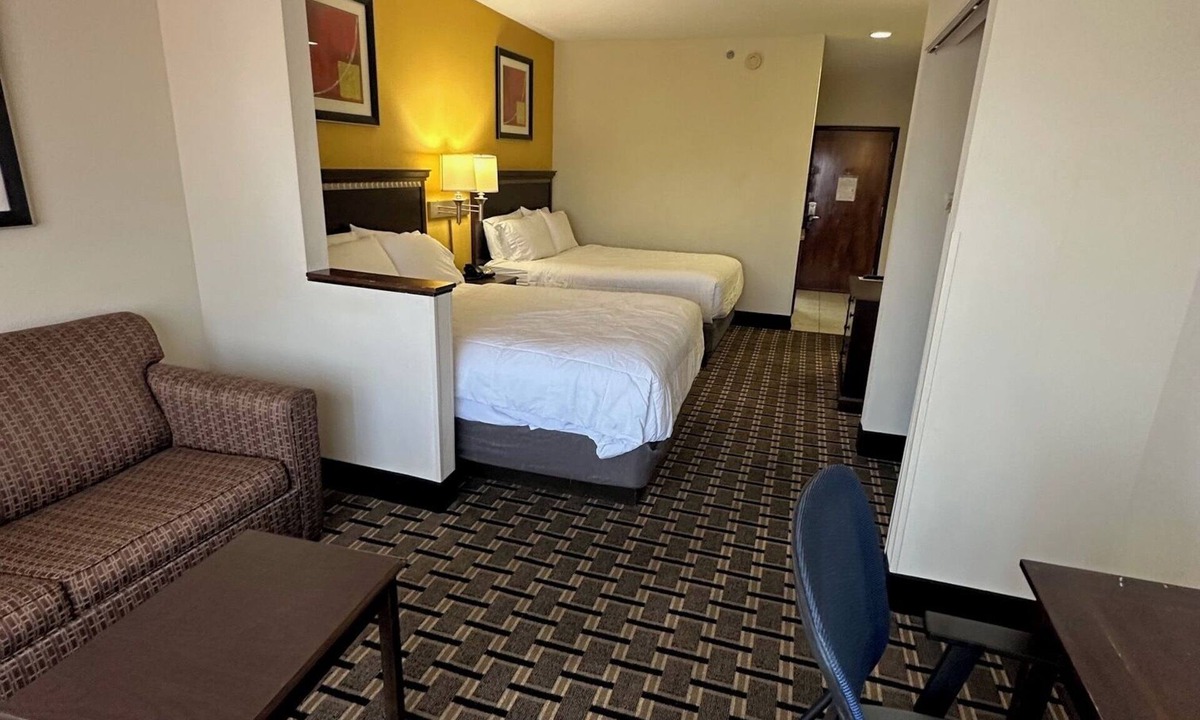Lexington Hotel | Lexington Inn and Suites