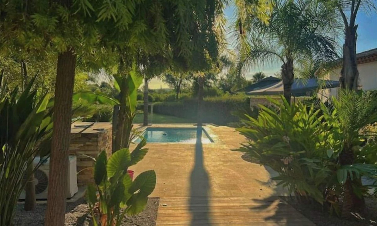 Sollies Pont Cottage | Lexotique Cottage