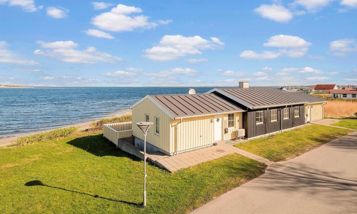 Hvalpsund House | LF15113 Farsø - Strandvejen 12 B