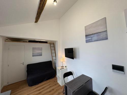 Checy Apartment | Libellule - T2 cosy proche D'Orléans