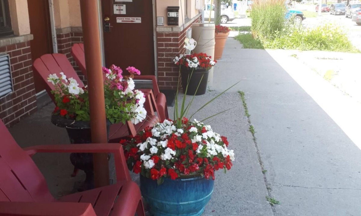 Bowmanville Hotel | Liberty Inn