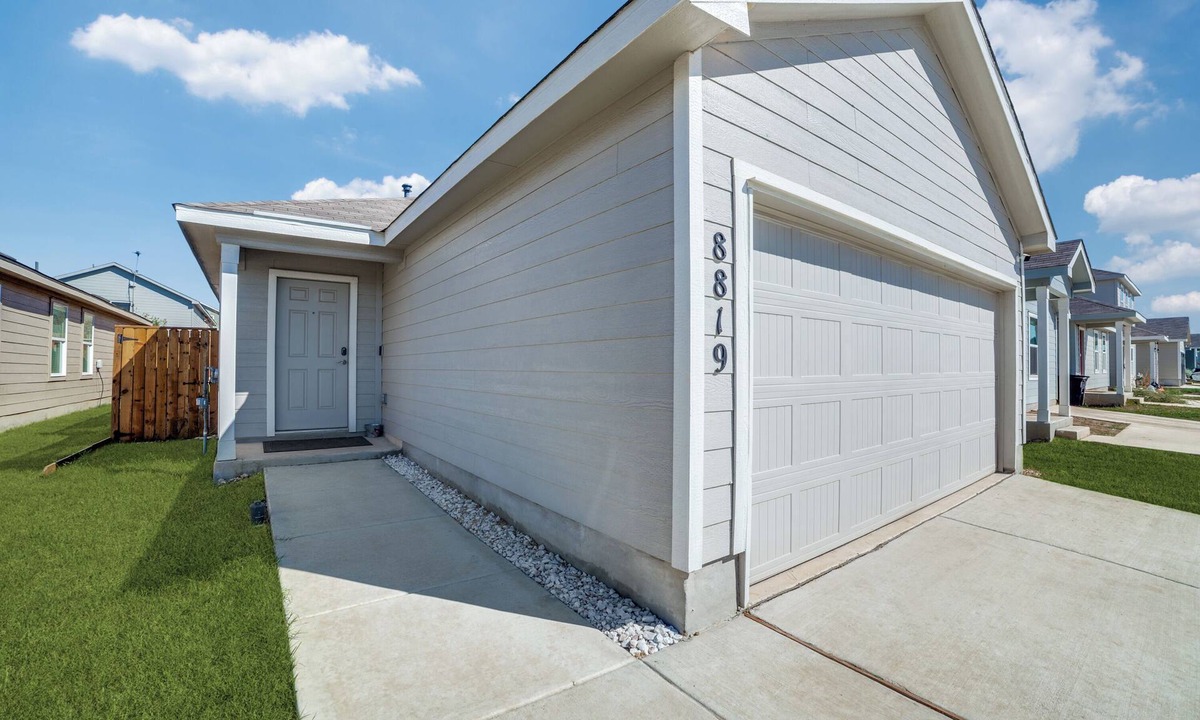 Southside House | Liberty Landing – Your Relaxing Home Base Minutes from SeaWorld & Lackland