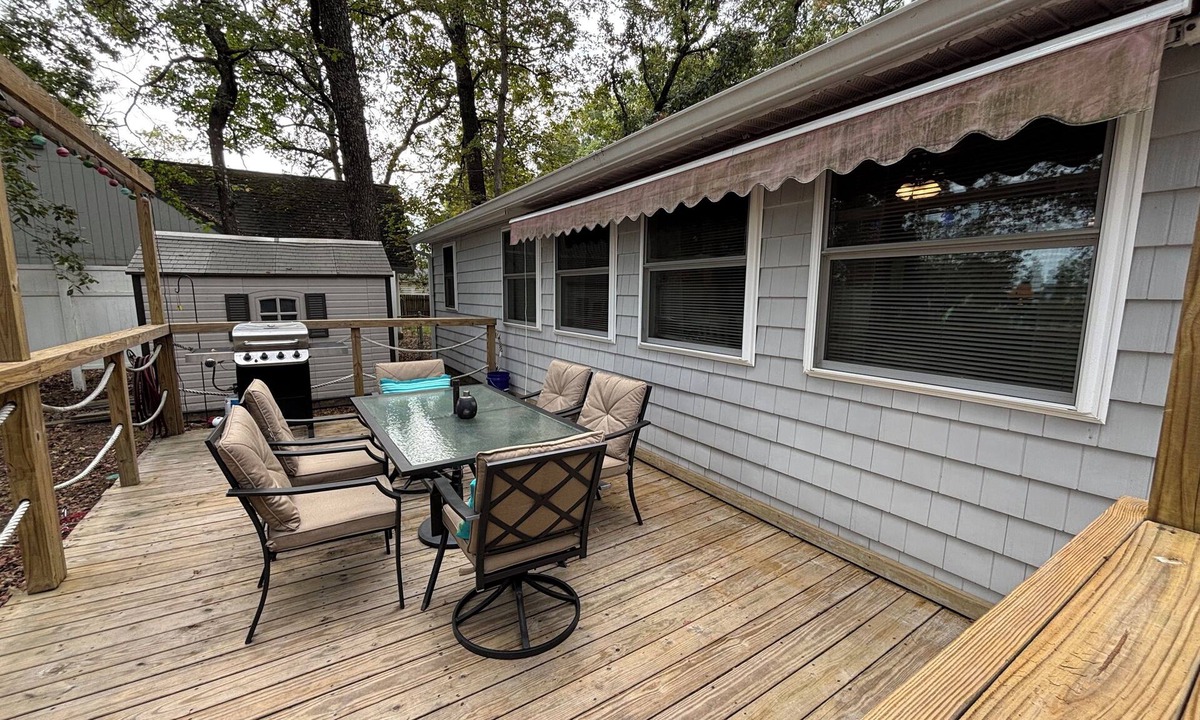 Dutton House | Liberty Oaks Landing - Peaceful River Access