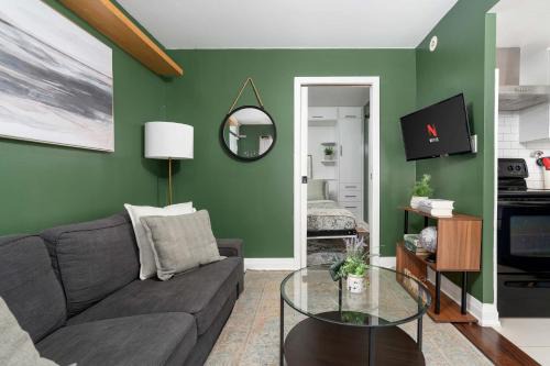 King West Village Apartment | Liberty Village Home 5 mins to Lakeshore!