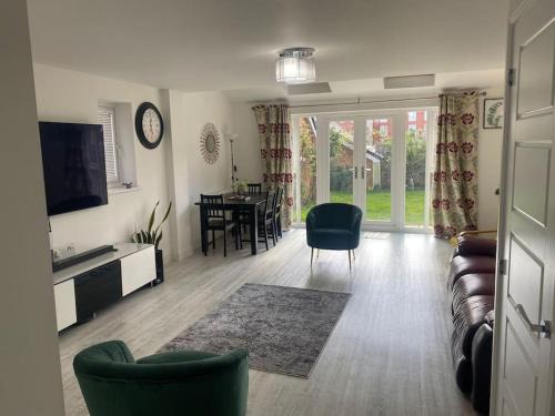 Basingstoke House | Liddle Way Garden Getaway