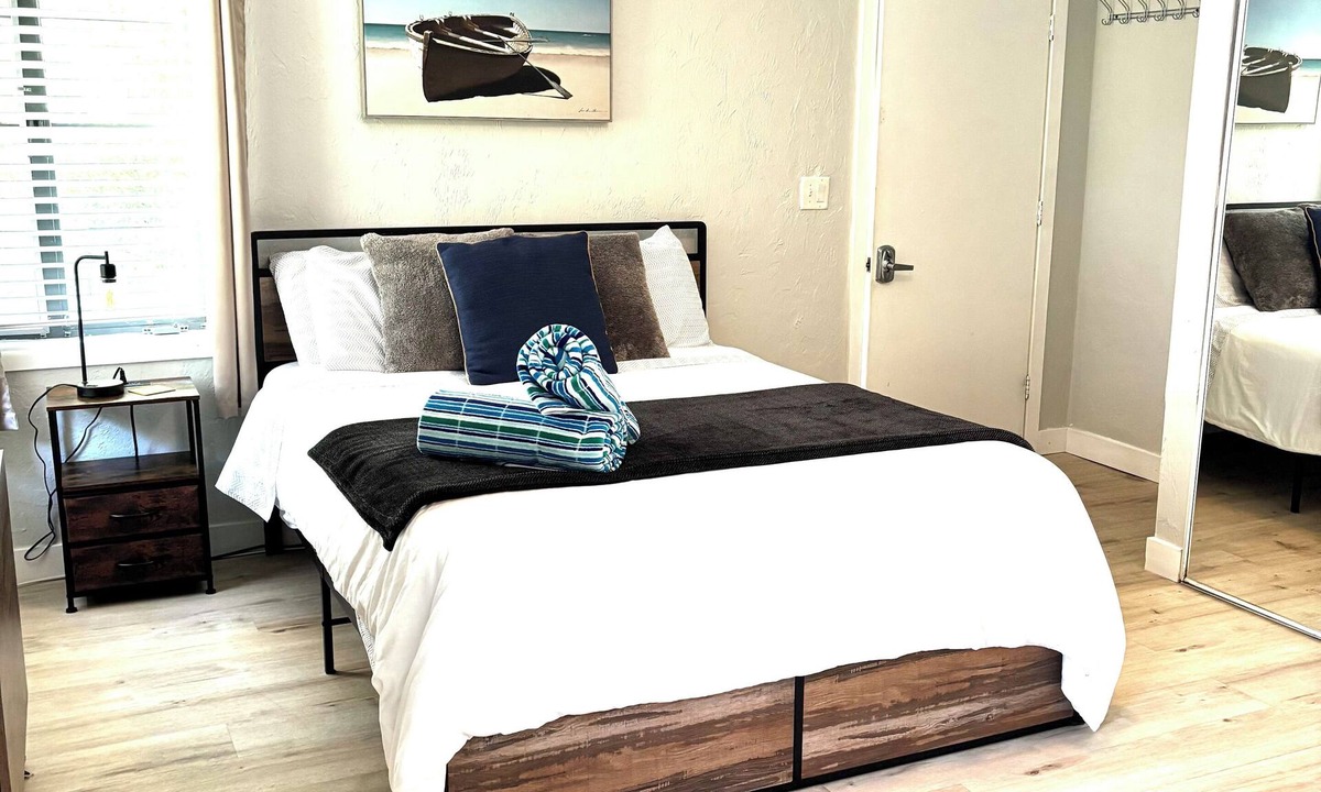 Sarasota Apartment | Lido-Key-Tiny Adorable Studio-C