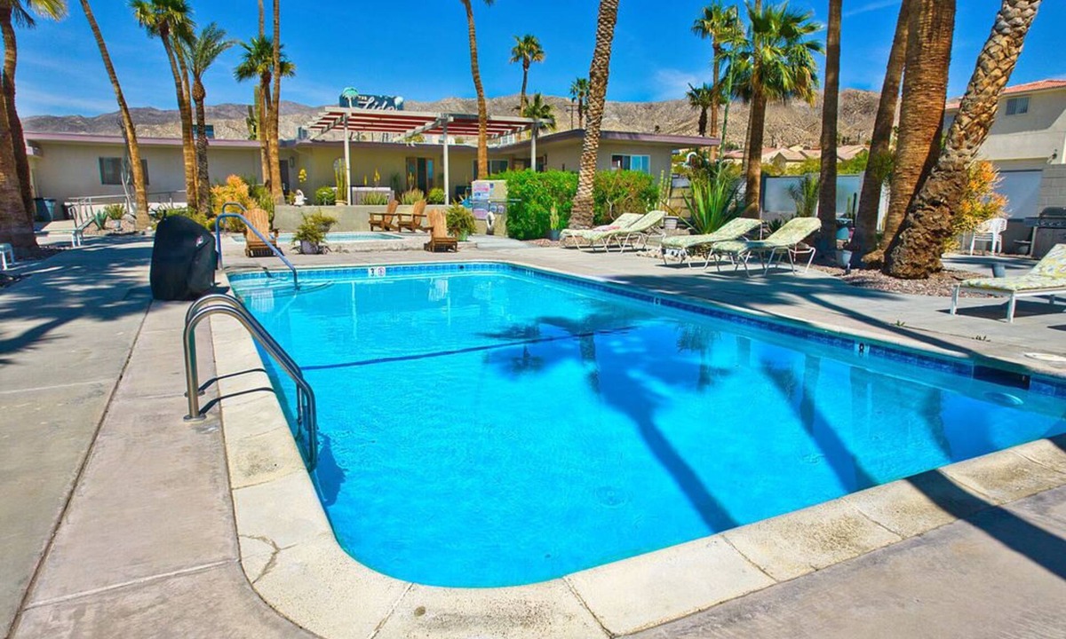 Desert Hot Springs Hotel | Lido Palms Resort and Spa