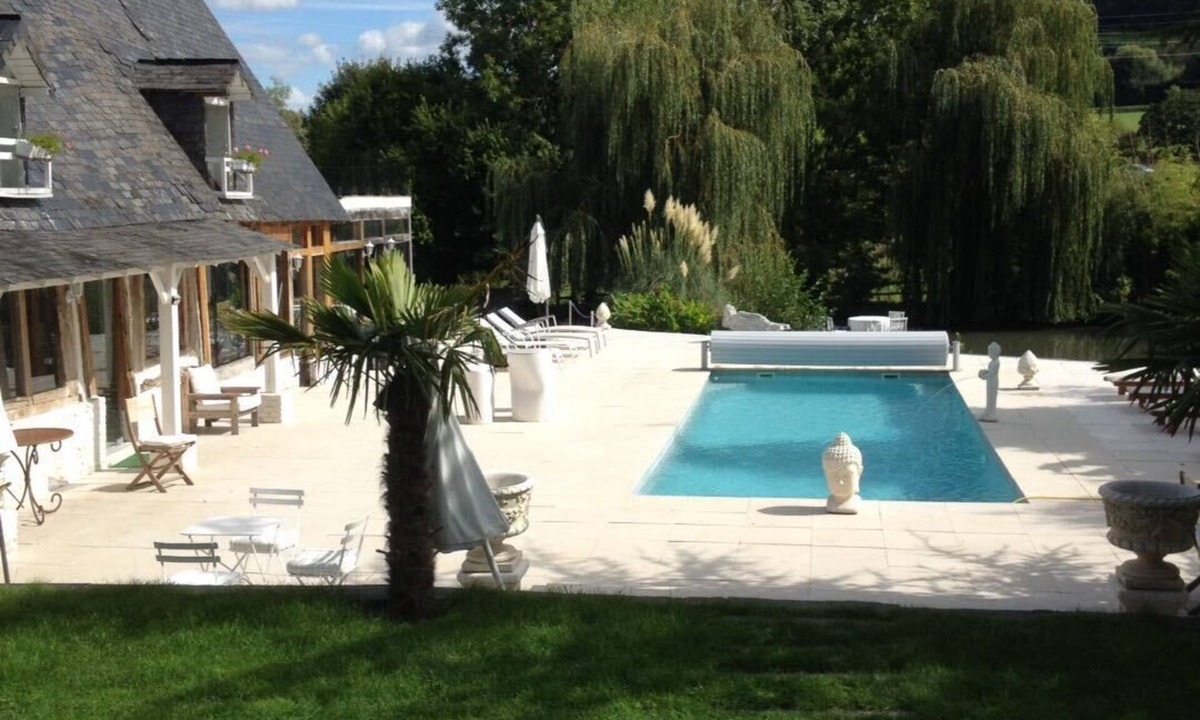 Pont-l'Eveque House | Lieu D'exception, Art, Nature, Piscine