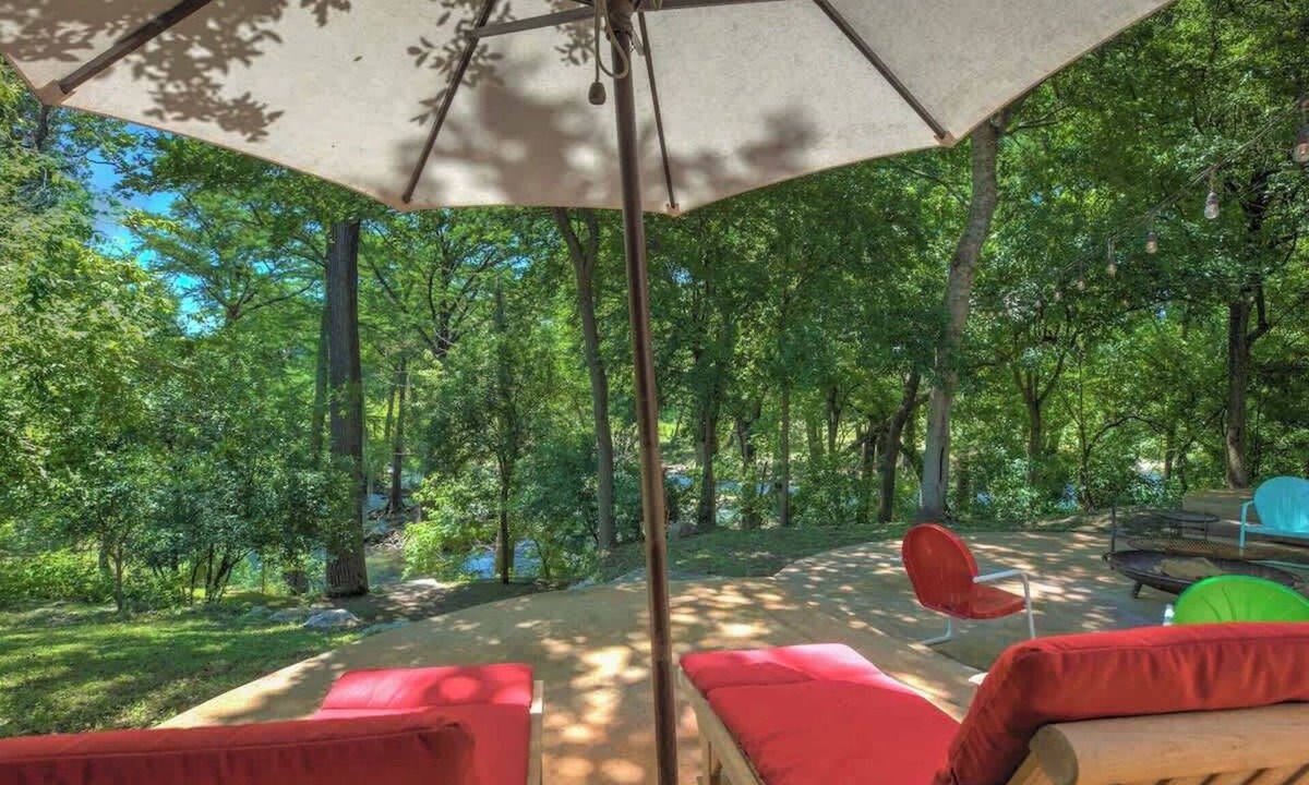 Gruene House | Life is Gruene-Riverfront Luxury-1Mi To GrueneHall