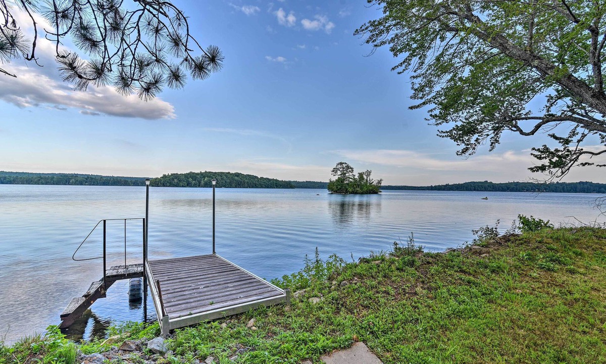 Winthrop Cottage | Life on the Lake with Private Dock & Fire Pit!