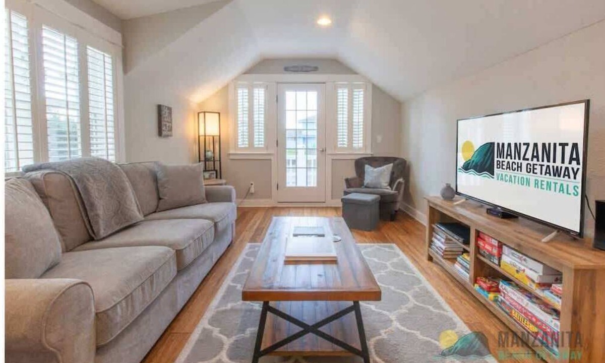 Manzanita Condo | Life`s a Beach