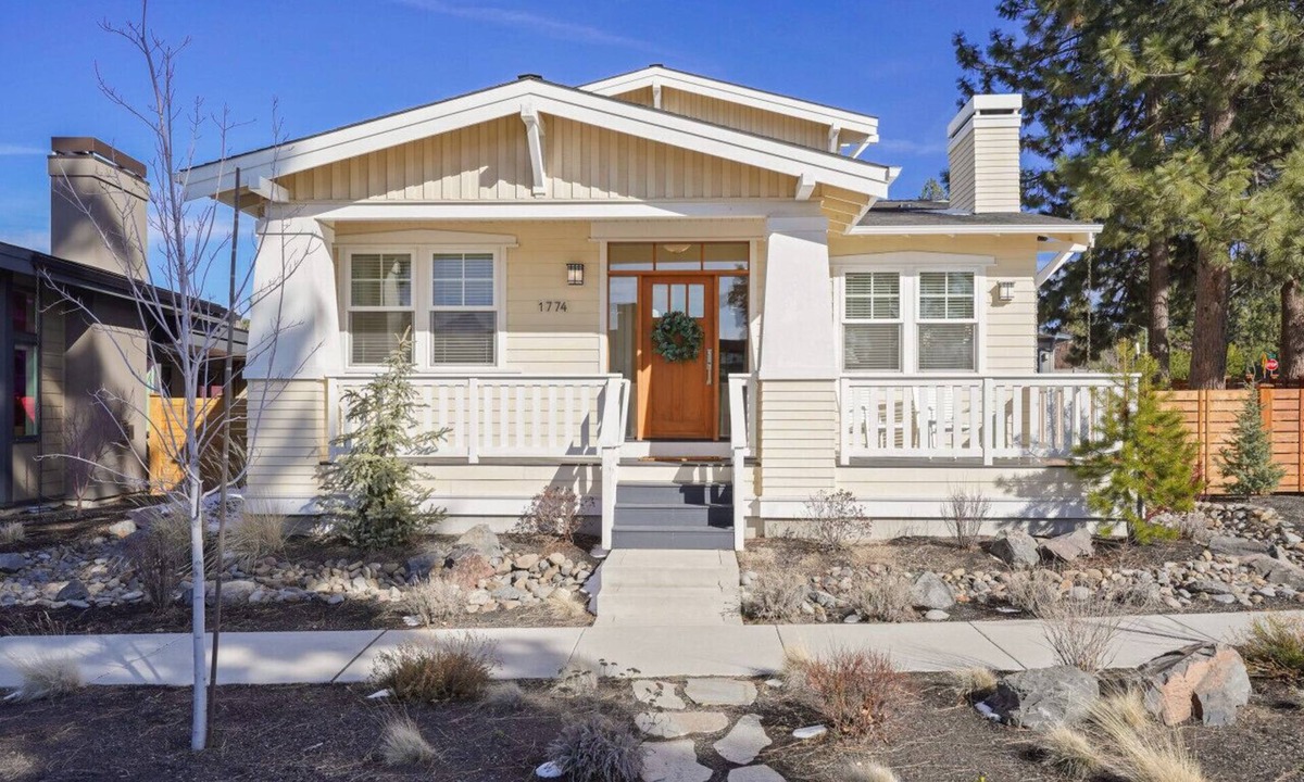 Bend House | Light, Bright and Spacious Home in Premier Northwest Crossing