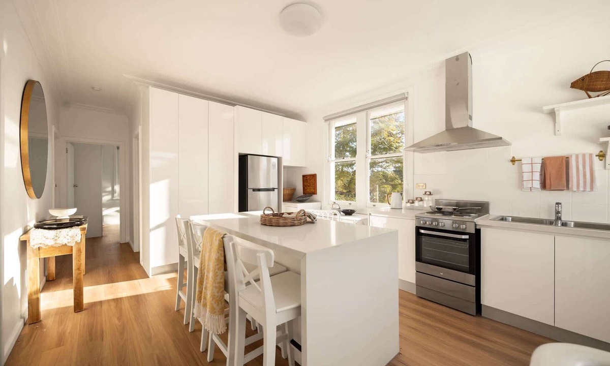 Brighton-le-Sands Apartment | Light Filled 3-Bed Coastal Home at Brighton Beach