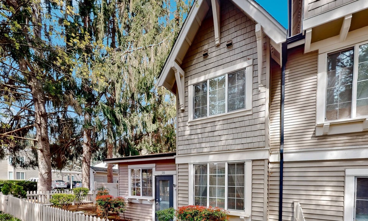 Education Hill House | Light-filled corner townhome with deck, home office & convenient location