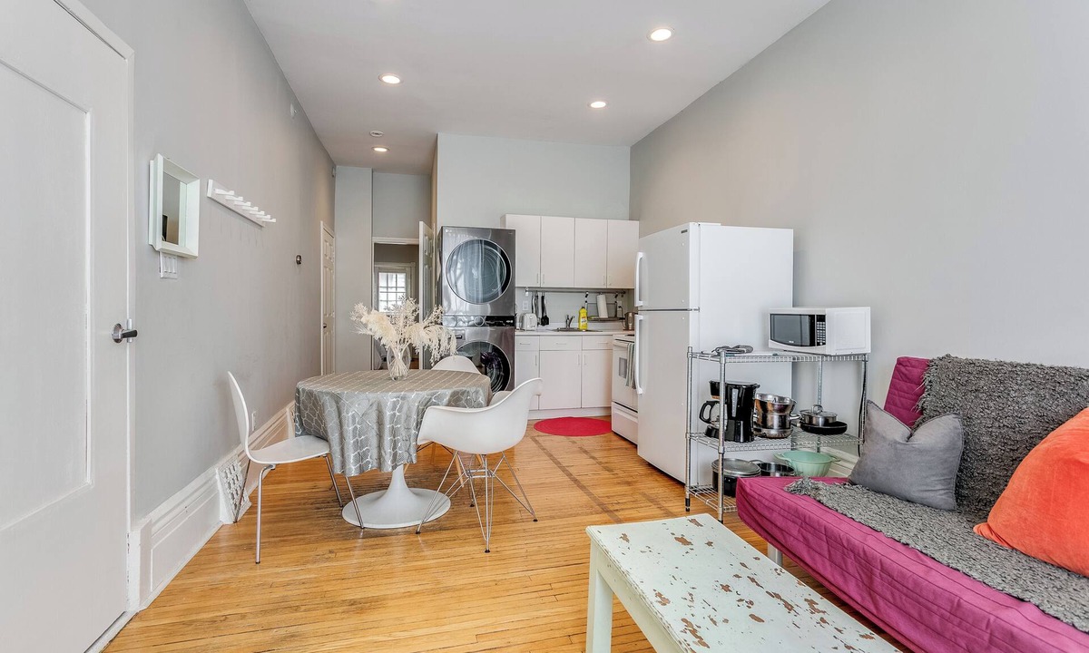Bickford Park Apartment | Light Filled Little Italy Suite w/Private Garden
